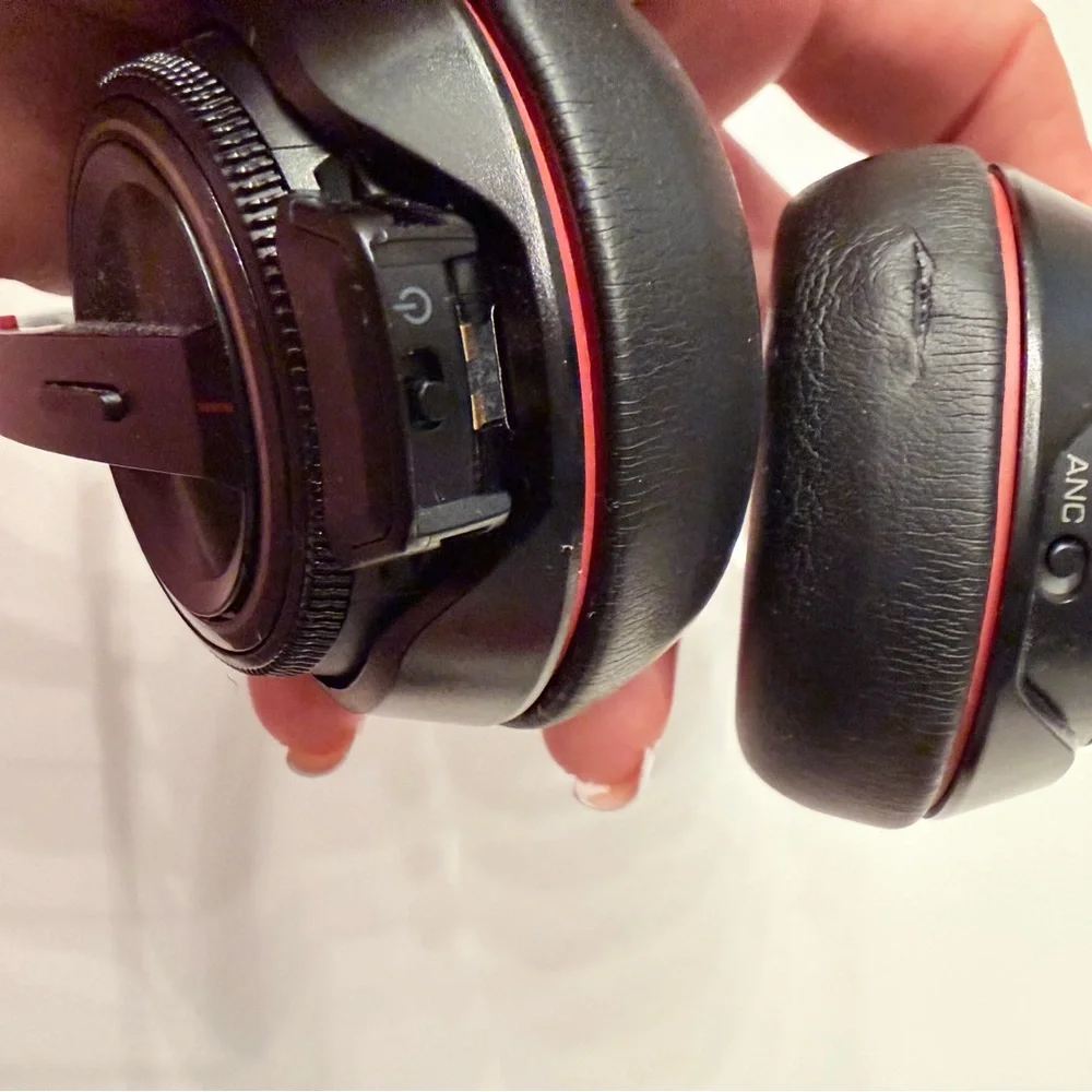 Poly Wireless Headset - Picture 2 of 3